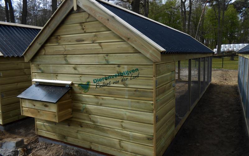 Het grote kippenhok met ren kan ook worden voorzien van een legnest aan buitenzijde.