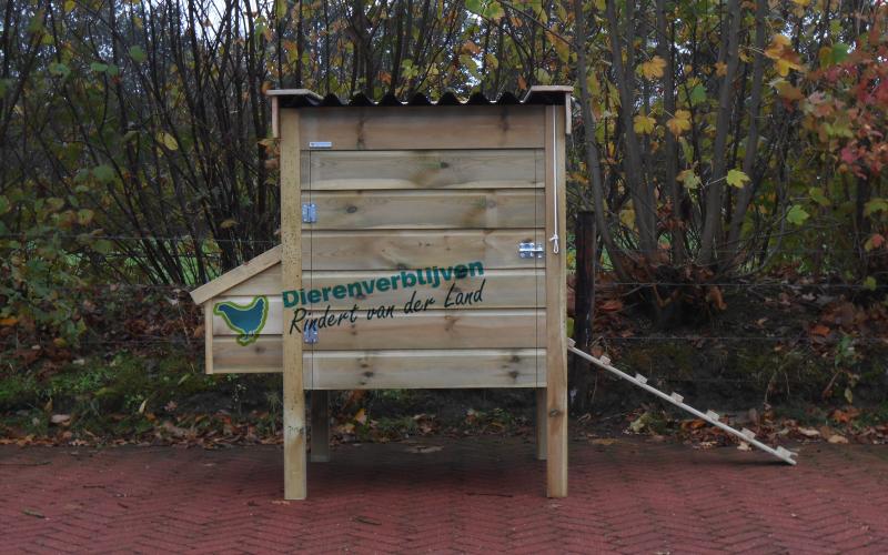 Nachthok voor kippen op poten.