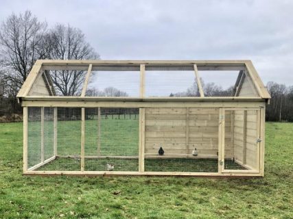 Maatwerk houten kippenren.