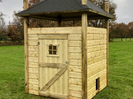 Hooiberg geitenhok zijkant rechts