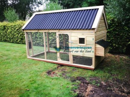 Luxe houten kippenhok groot formaat.