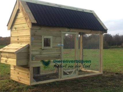 Kippenhok kopen met punt dak.
