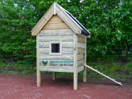 Kippenhok nachthok met dak.